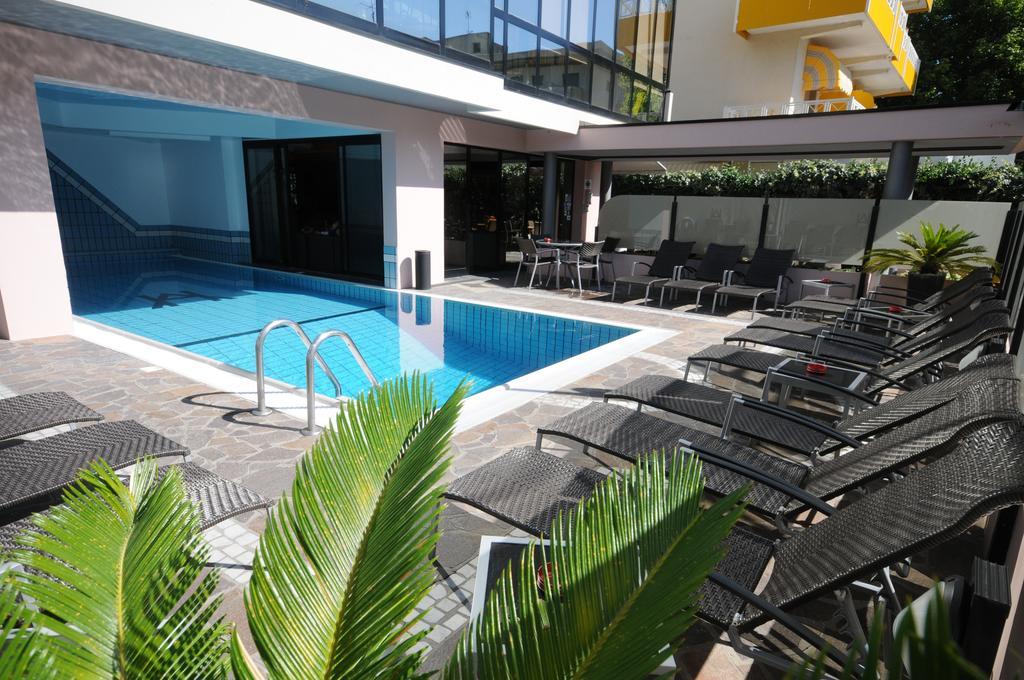 Hotel Ambassador 리치오네 외부 사진